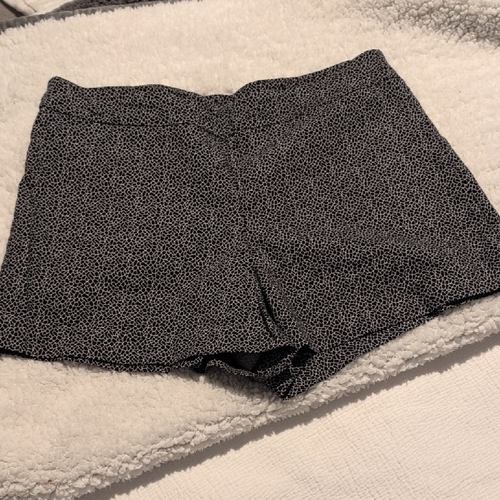 Margaret M Monochrome Patterned High Waist Shorts